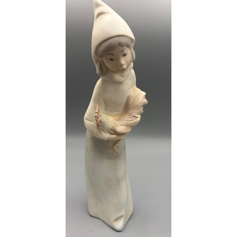 Vintage Lladro Figurine Juan Huerta Shepherdess with Rooster #4677 Retired